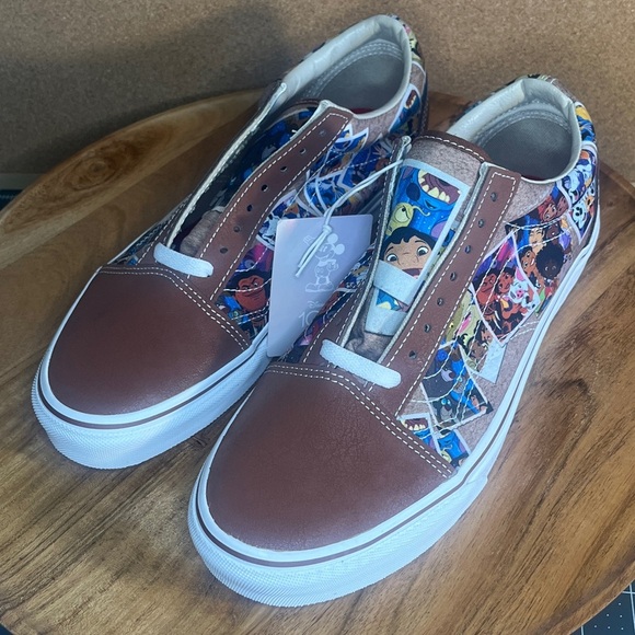 Vans
Old skool
Disney
'scrapbook' - Picture 14 of 14